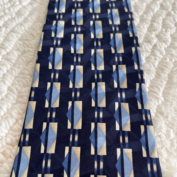 Evan Picone 100% Silk Blue Geometric Necktie 57 inch Length - Picture 5 of 5